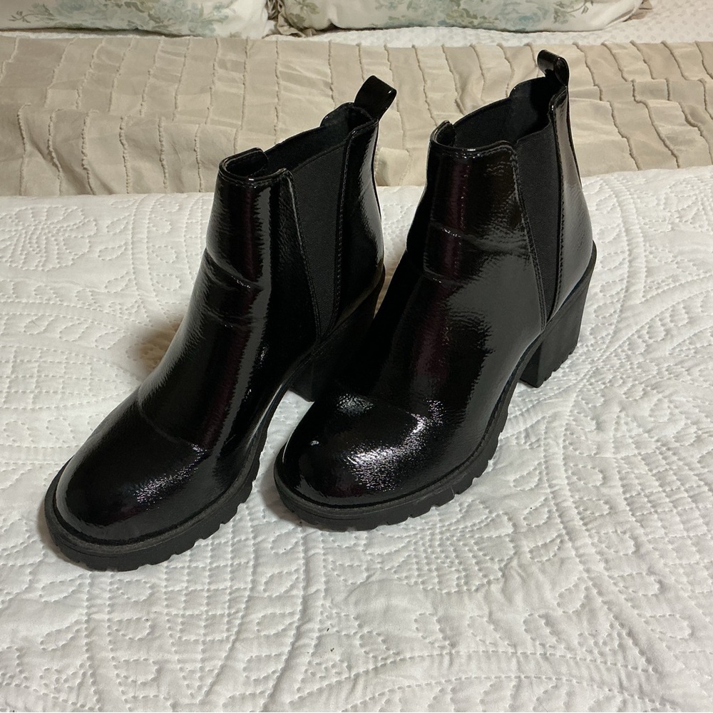 Soda Shiny Black Ankle Booties